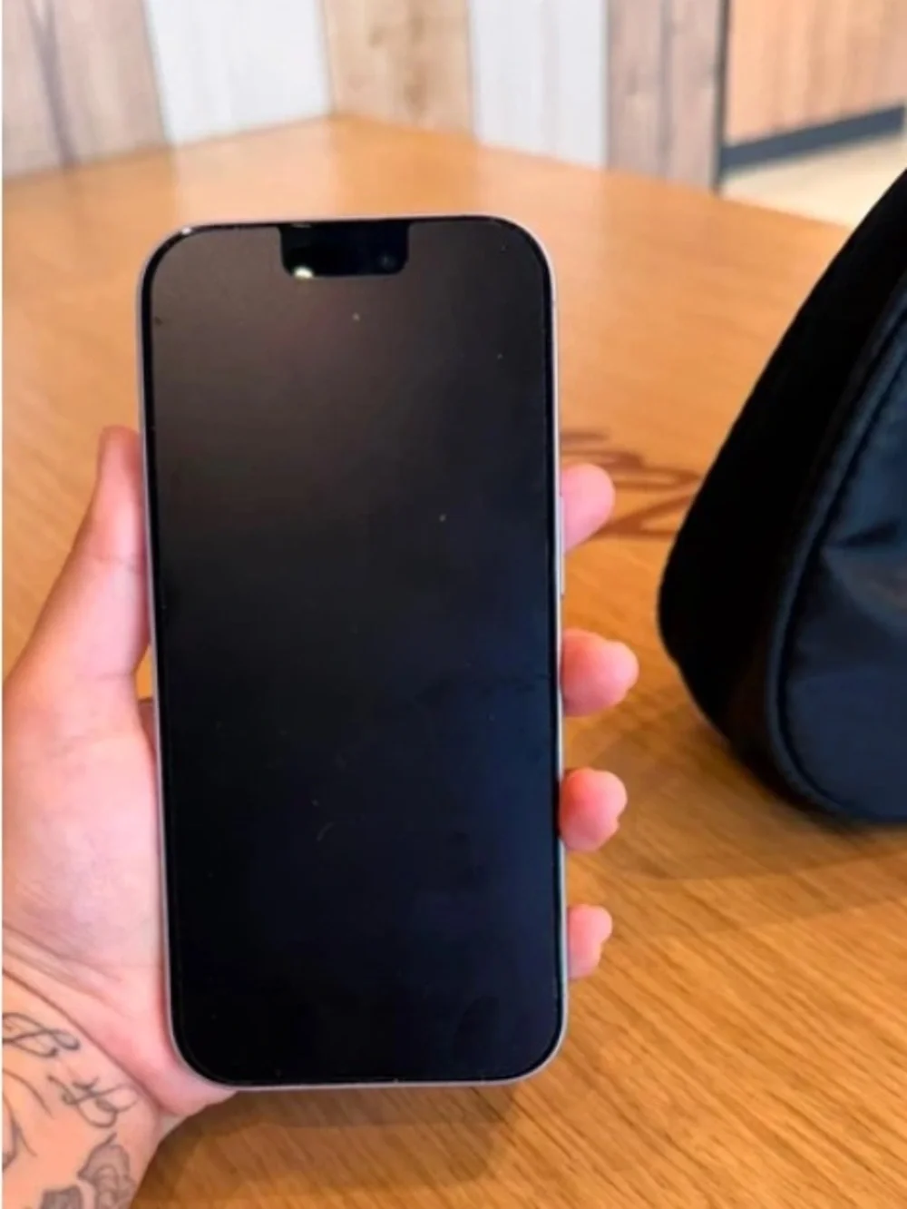 Apple iPhone 17 in Light Lavender - Elegant Purple Hue